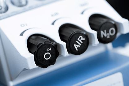 Control dials on nitrous oxide machine